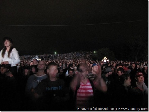 Photo : Bain de foule au Festival d'été de Québec | PRESENTability.com 